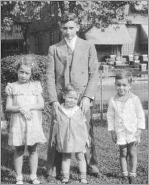 Joe Jr with his younger siblings in 1935